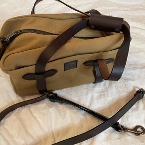 Filson like new Handbag